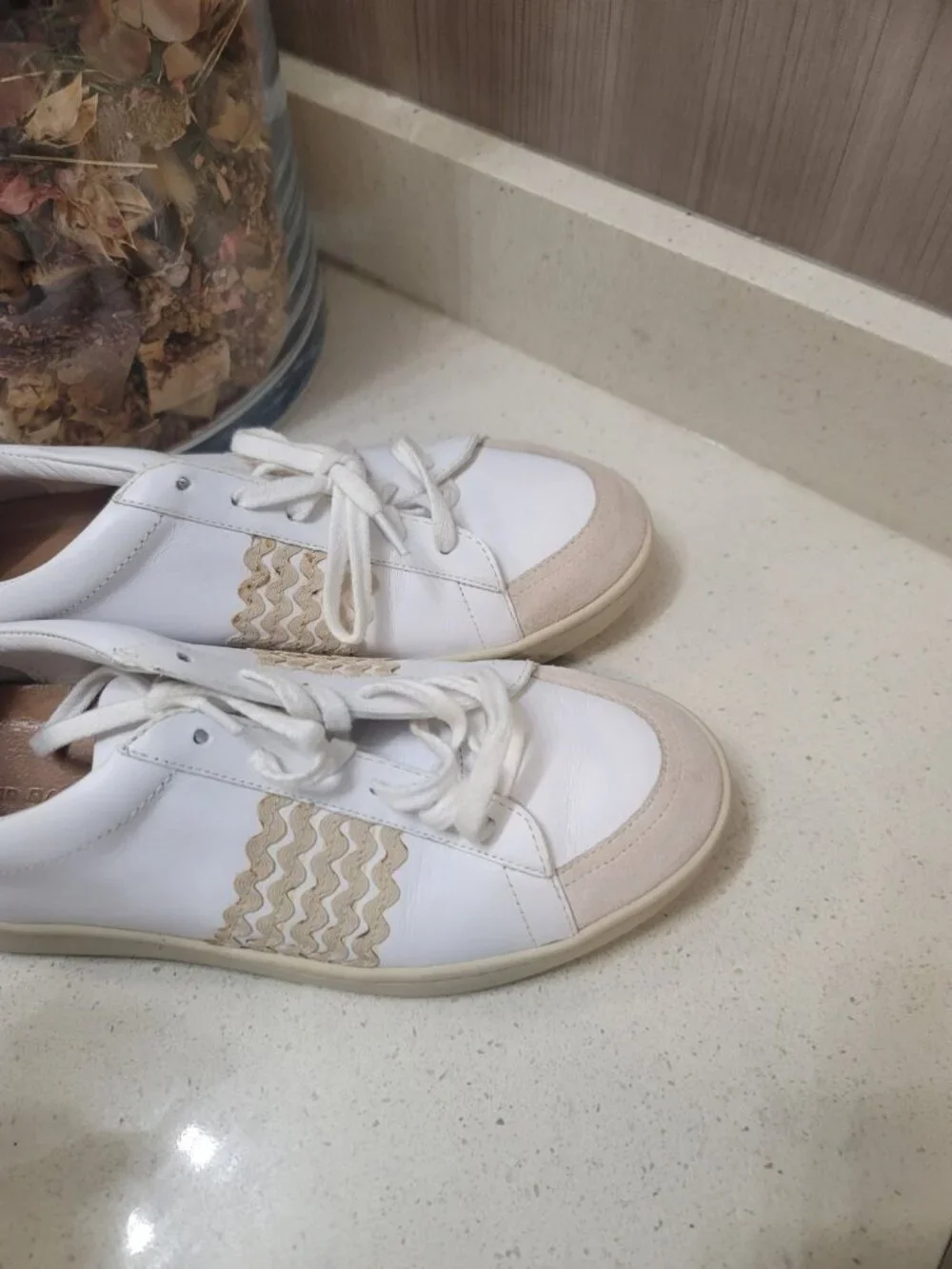 LOEFFLER RANDALL Elliot Sneaker Lace Up Low Top Gold  Ric Rac Women's Sz 9 White